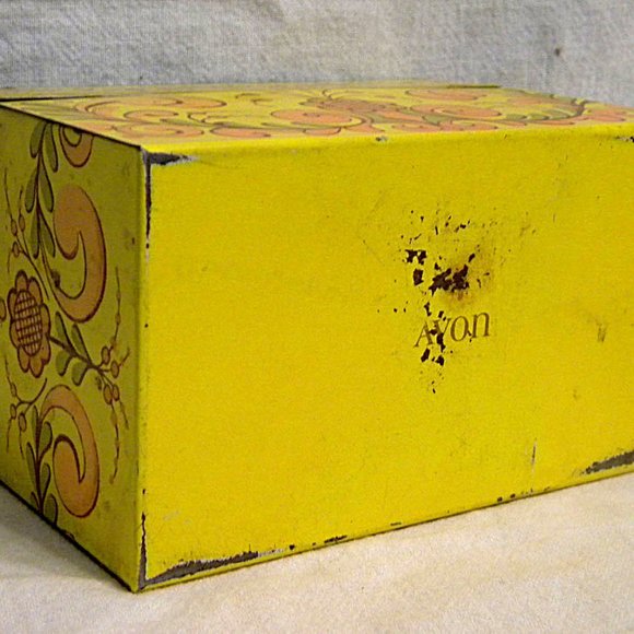 Vintage Avon Yellow Recipe Box with old recipe cards - Picture 6 of 7